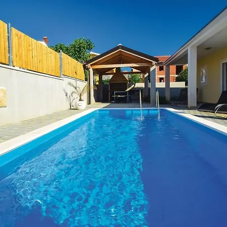Holiday home Family Friendly House With A Swimming Pool - 15243