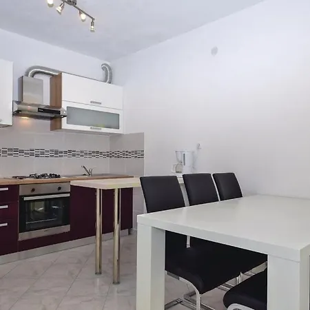 Nyaraló Family Friendly House With A Swimming Pool - 15243 *