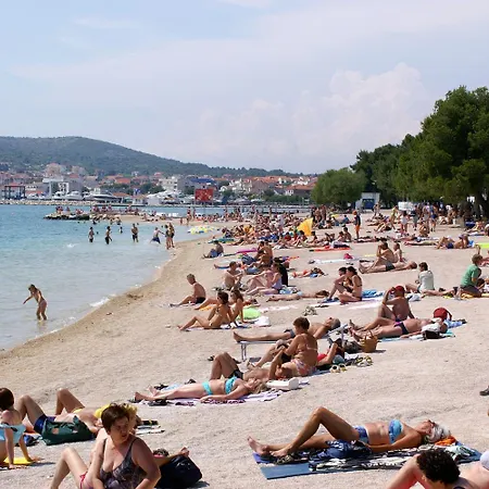 Family Friendly House With A Swimming Pool - 15243 *