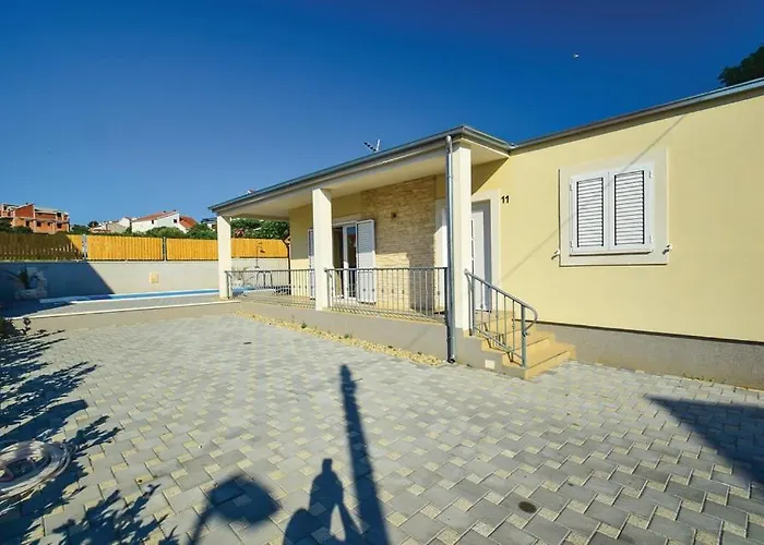 Family Friendly House With A Swimming Pool - 15243 Vodice