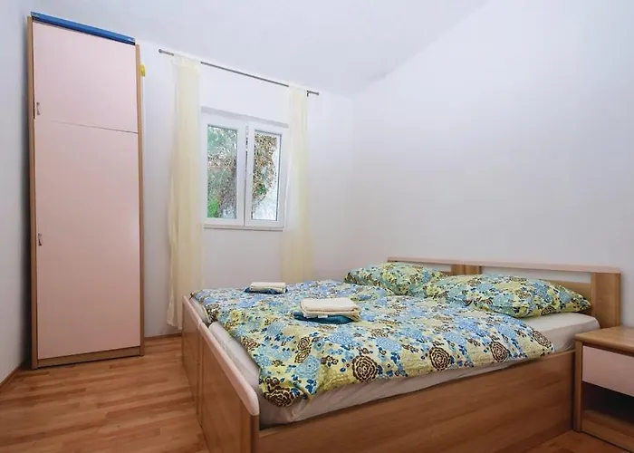 Family Friendly House With A Swimming Pool - 15243 Casa vacanze