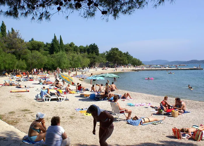 Family Friendly House With A Swimming Pool - 15243 Casa vacanze *